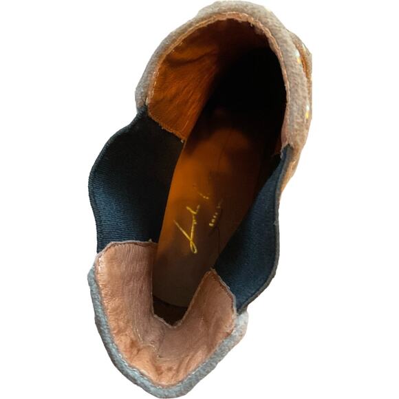 EUC $320 Lola Cruz Anthropologie Gray Suede Studded Chelsea Boots Size 37 or 6.5 - Picture 9 of 12